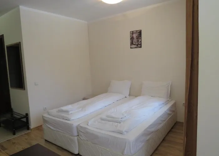 Rivendell Gardens Complex Apartament